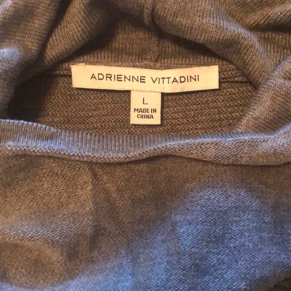 Gray sweater - Picture 4 of 4